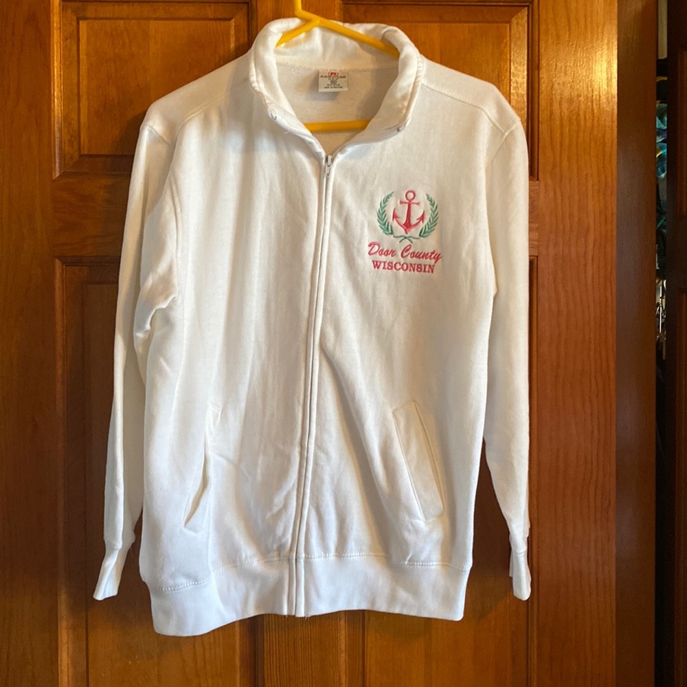 Woman’s Door County Wisconsin zipped light weight sweatshirt.